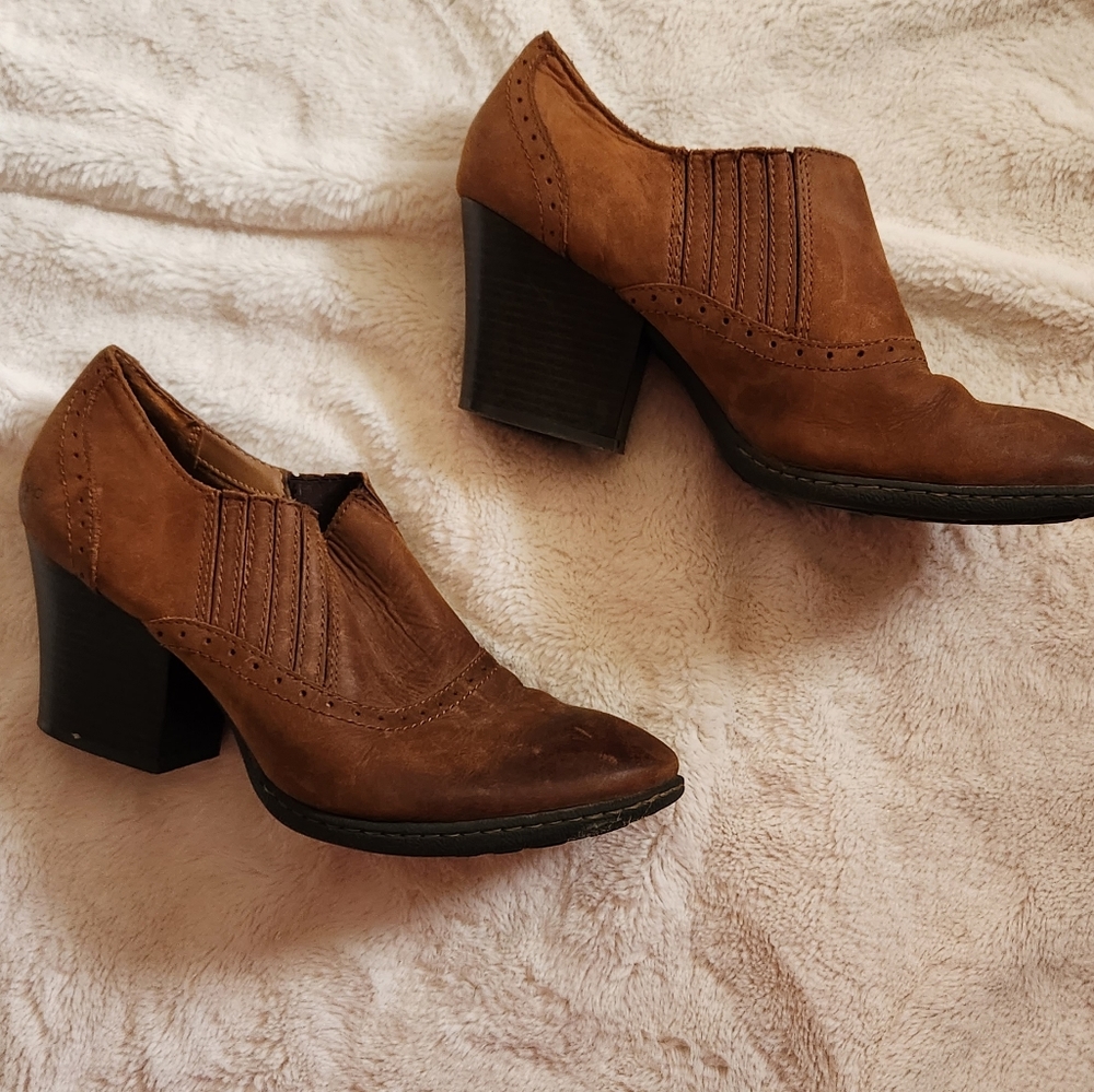 b.o.c. Low Cut Heeled Ankle Bootie size 11
